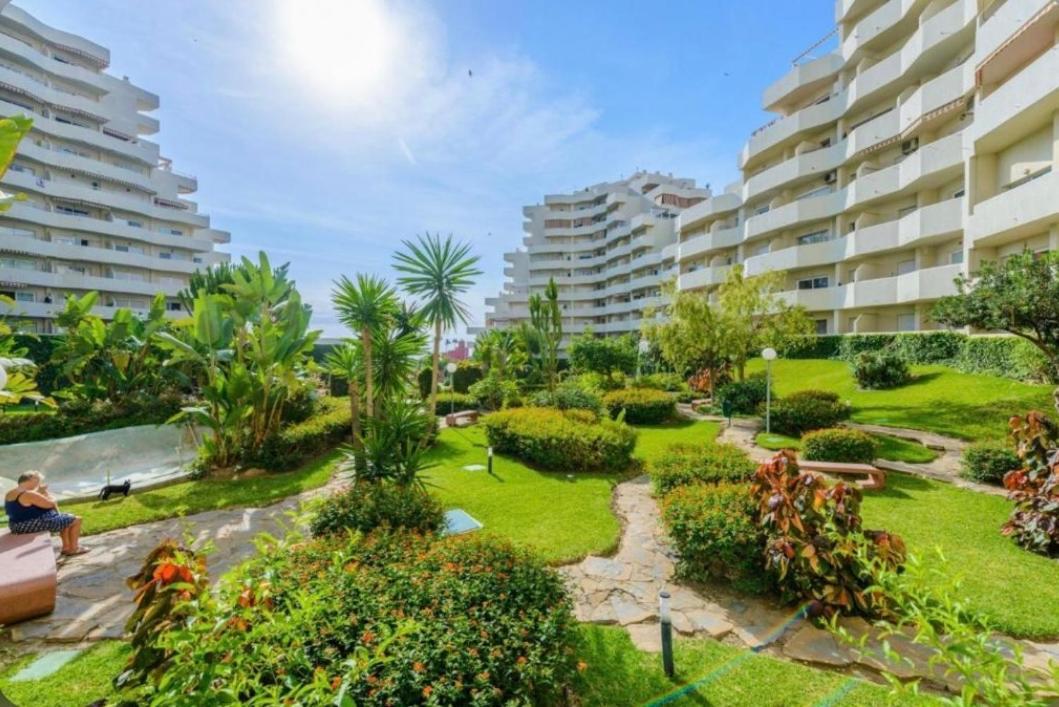 Benalbeach Smart Suite Benalmadena Exterior photo